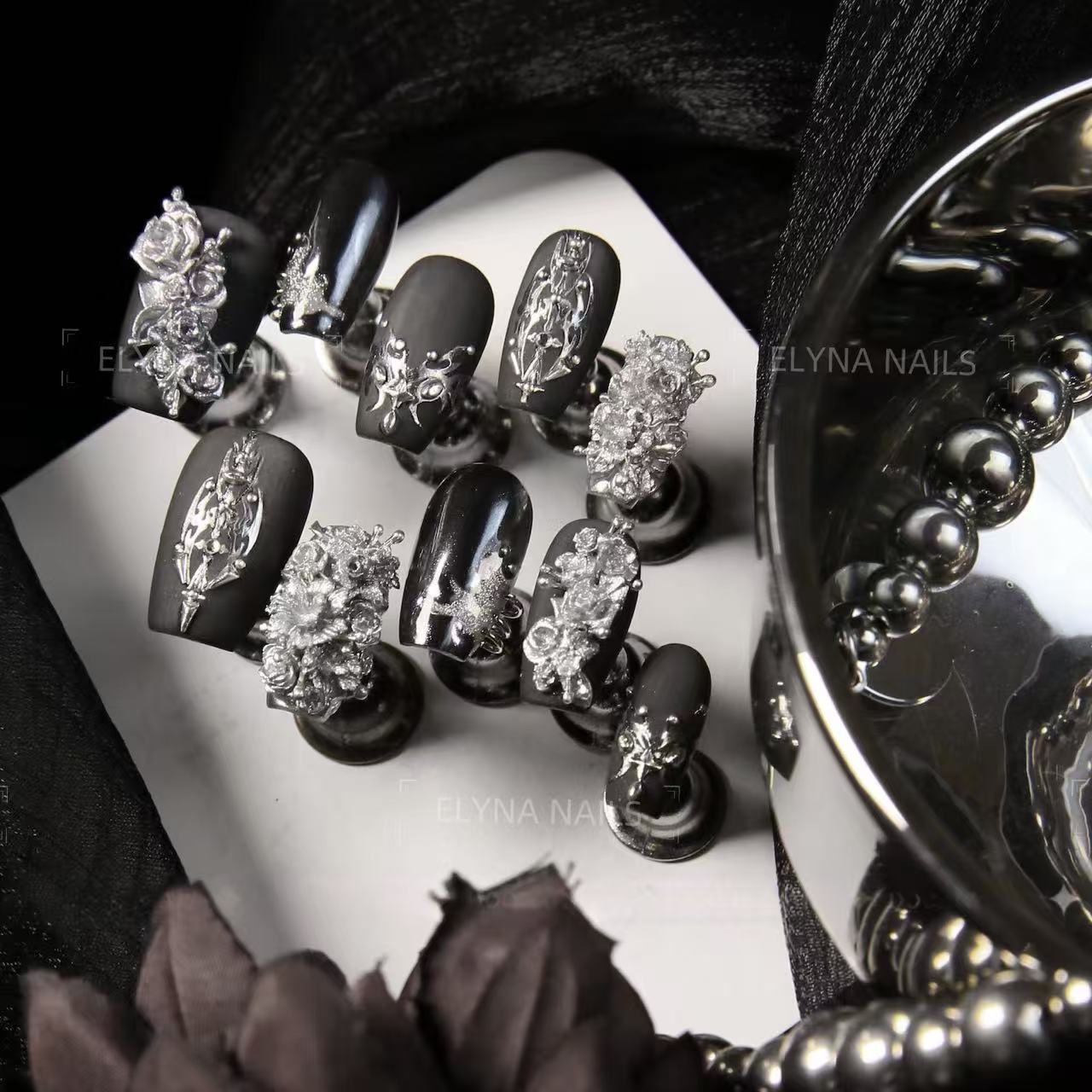 DARK ROYALTY