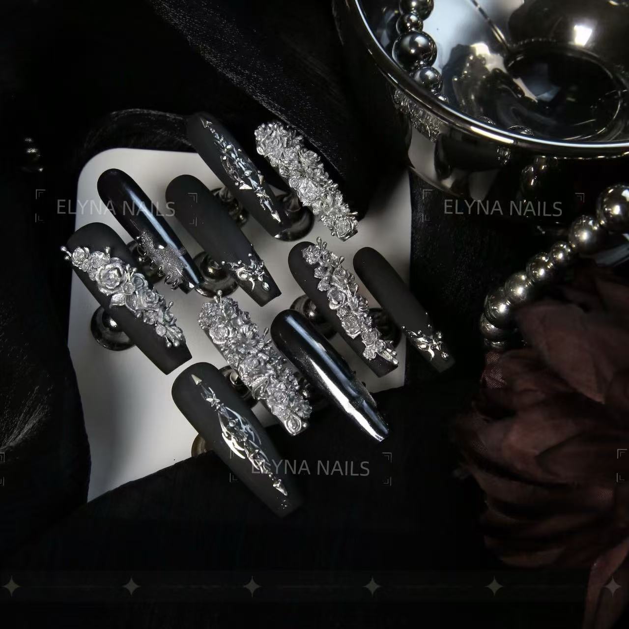 DARK ROYALTY