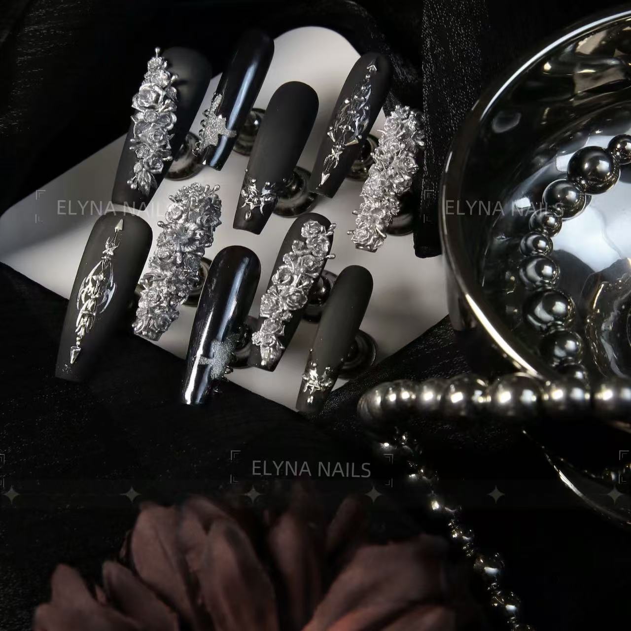 DARK ROYALTY